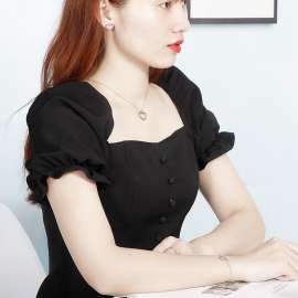 Sweet and simple hollow heart collarbone chain stainless steel set