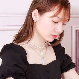 Exaggerated fashion multi-layered irregular hammered pattern pearl women's suit